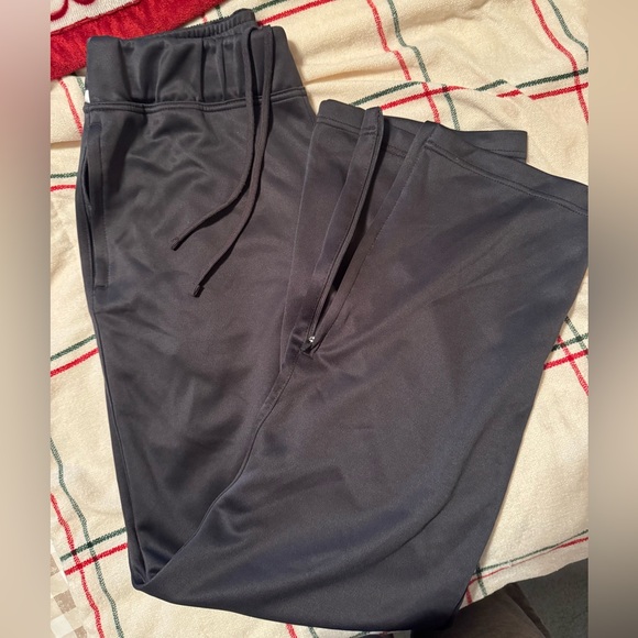 Nike charcoal Grey Dri-Fit Sweatpants with Elastic Waistband and Matte Finish - Picture 2 of 5